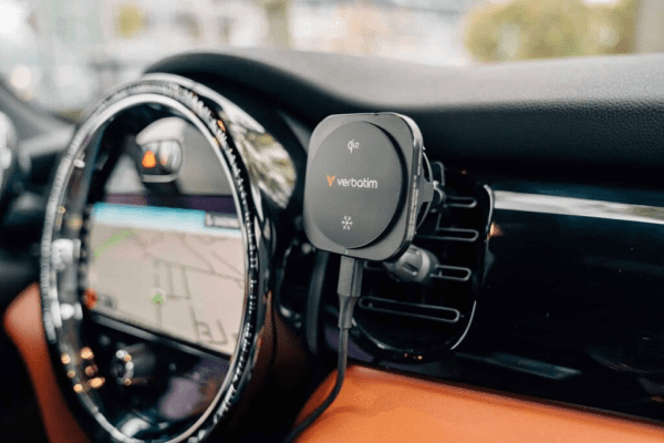 verbatim-charge-n-drive-qi2-magnetic-wireless-car-charger-31861-08