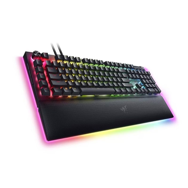 razer-blackwidow-v4-pro-green-switch-us-layout-black-03