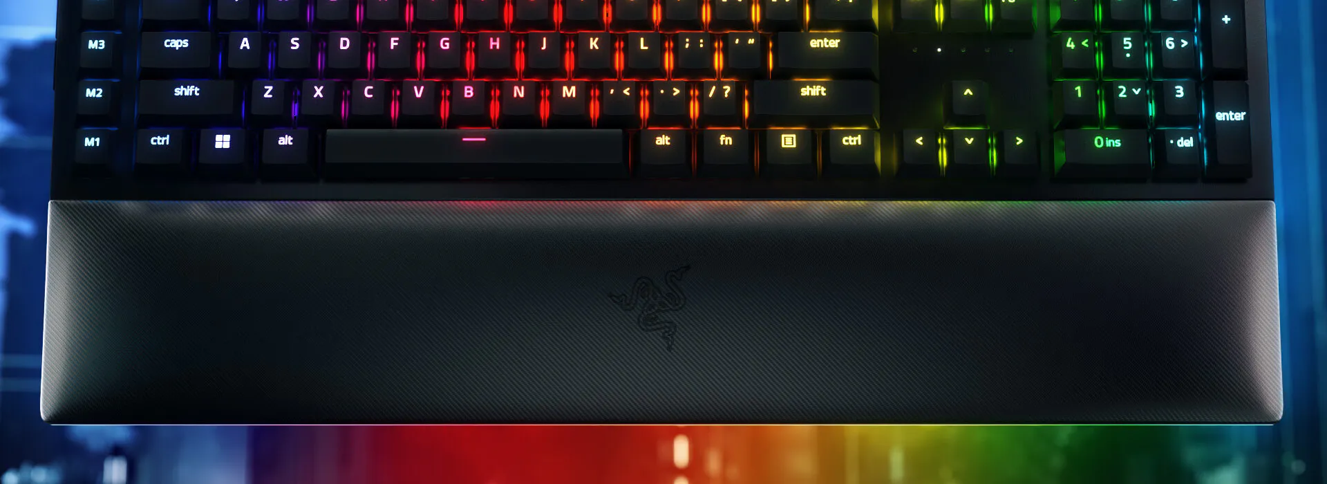 razer-blackwidow-v4-pro-info-07